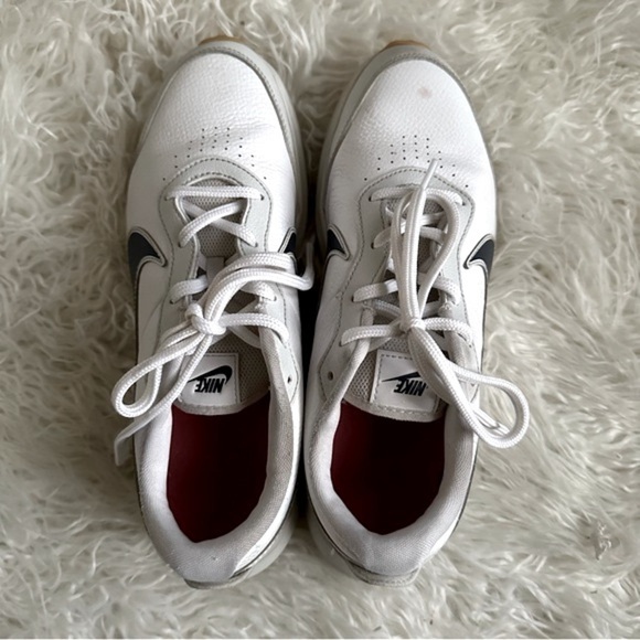 NIKE white leather dad sneaker tennis shoe